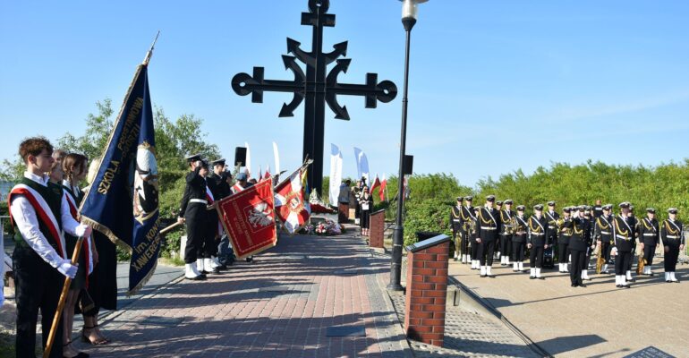 Hołd dla bohaterów morza. Upamiętnienie Zygmunta Miszewskiego